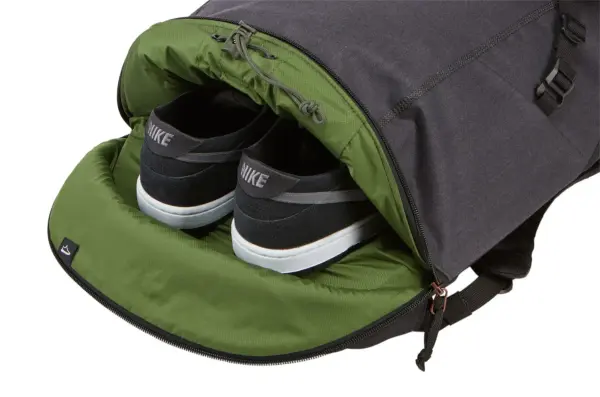 Thule Vea TVIR-116 Fits up to size 15.6 ", Black, 25 L, Backpack 